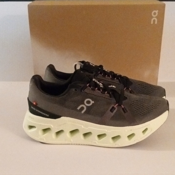 On Running Women's Cloudeclipse Athletic Shoes - Picture 2 of 15